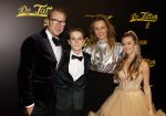 Amsterdam 12 december 2023
Premiere de tata's in Tuschinski. Leo Alkemade Leonie ter Braak Sterre Koning en Sem v d Horst