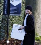 Huizen 1 december 2023
Leontine Ruiters tijdens verhuizing naar haar nieuwe huis.