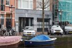 Amsterdam 15 16 17 en 18 december 2023
Lil kleine bij zijn huis op de grachten van Amsterdam.