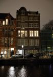 Amsterdam 15 16 17 en 18 december 2023
Lil kleine bij zijn huis op de grachten van Amsterdam.