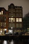 Amsterdam 15 16 17 en 18 december 2023
Lil kleine bij zijn huis op de grachten van Amsterdam.