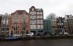Amsterdam 15 16 17 en 18 december 2023
Lil kleine bij zijn huis op de grachten van Amsterdam.