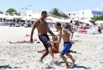 ibiza 17 juli 2012
Ruud Gullit op vakantie met al zijn 6 kinderen Felicity Charmayne Quincy Cheyenne Joelle en Maxim .
Peter Smulders bv