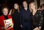Amsterdam 20 december 2023
Premiere kerstcircus in Carre. Pernille la Lau met moeder dochter en ...