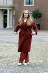 Den Haag 22 december 2023
Fotouurtje met Koning Willem Alexander Koningin Maxima Prinses Amalia Prinses Alexia Prinses Ariane en hun hondje Mambo bij Huis ten Bosch .