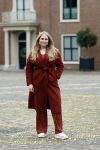 Den Haag 22 december 2023
Fotouurtje met Koning Willem Alexander Koningin Maxima Prinses Amalia Prinses Alexia Prinses Ariane en hun hondje Mambo bij Huis ten Bosch .