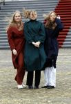 Den Haag 22 december 2023
Fotouurtje met Koning Willem Alexander Koningin Maxima Prinses Amalia Prinses Alexia Prinses Ariane en hun hondje Mambo bij Huis ten Bosch .