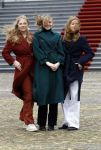 Den Haag 22 december 2023
Fotouurtje met Koning Willem Alexander Koningin Maxima Prinses Amalia Prinses Alexia Prinses Ariane en hun hondje Mambo bij Huis ten Bosch .