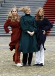 Den Haag 22 december 2023
Fotouurtje met Koning Willem Alexander Koningin Maxima Prinses Amalia Prinses Alexia Prinses Ariane en hun hondje Mambo bij Huis ten Bosch .