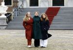 Den Haag 22 december 2023
Fotouurtje met Koning Willem Alexander Koningin Maxima Prinses Amalia Prinses Alexia Prinses Ariane en hun hondje Mambo bij Huis ten Bosch .