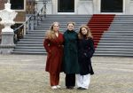 Den Haag 22 december 2023
Fotouurtje met Koning Willem Alexander Koningin Maxima Prinses Amalia Prinses Alexia Prinses Ariane en hun hondje Mambo bij Huis ten Bosch .