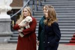 Den Haag 22 december 2023
Fotouurtje met Koning Willem Alexander Koningin Maxima Prinses Amalia Prinses Alexia Prinses Ariane en hun hondje Mambo bij Huis ten Bosch .