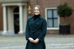 Den Haag 22 december 2023
Fotouurtje met Koning Willem Alexander Koningin Maxima Prinses Amalia Prinses Alexia Prinses Ariane en hun hondje Mambo bij Huis ten Bosch .