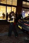 Amsterdam 14 december 2023
Opening van de nieuwe Louis Vuitton winkel op de pc Hooftstraat.
Alle gasten werden met luxe BMW 's gebracht. Prinses Eloise v Oranje