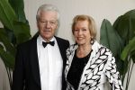 Leidschendam 18 december 203
Society Lunch in Fletcher Hotel Leidschendam. Ria Valk met vriend
