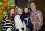 Amsterdam 2 december 2023
Premiere vogelvlucht in Pathe arena .
De cast met oa Floris Gobel Edsilia Rombley Linda Wagemakers Rayen Panday Posy Bakkum Imaani Oosterhuis Karin Bloemen en Thomas Koekkoek. Rob Geus met vrouw en kinderen