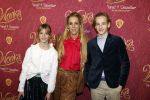 Amsterdam 8 december 2023
Premiere Wonka in Pathe Noord. roos Reedijk met kinderen