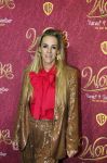 Amsterdam 8 december 2023
Premiere Wonka in Pathe Noord. roos Reedijk met kinderen