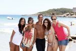 ibiza 17 juli 2012
Ruud Gullit op vakantie met al zijn 6 kinderen Felicity Charmayne Quincy Cheyenne Joelle en Maxim .
Peter Smulders bv