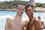 ibiza 17 juli 2012
Ruud Gullit op vakantie met al zijn 6 kinderen Felicity Charmayne Quincy Cheyenne Joelle en Maxim .
Peter Smulders bv