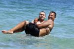 ibiza 17 juli 2012
Ruud Gullit op vakantie met al zijn 6 kinderen Felicity Charmayne Quincy Cheyenne Joelle en Maxim .
Peter Smulders bv