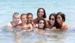 ibiza 17 juli 2012
Ruud Gullit op vakantie met al zijn 6 kinderen Felicity Charmayne Quincy Cheyenne Joelle en Maxim .
Peter Smulders bv