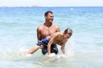 ibiza 17 juli 2012
Ruud Gullit op vakantie met al zijn 6 kinderen Felicity Charmayne Quincy Cheyenne Joelle en Maxim .
Peter Smulders bv