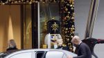 Amsterdam / Schiphol 28 december 2023
Sylvie Meis vertrekt vanaf het Appartement van partner Wim Beelen naar Schiphol. Sylvie heeft de kerstdagen bij Wim men familie gevierd.