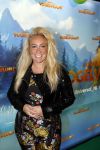 Amsterdam 2 december 2023
Premiere vogelvlucht in Pathe arena .
De cast met oa Floris Gobel Edsilia Rombley Linda Wagemakers Rayen Panday Posy Bakkum Imaani Oosterhuis Karin Bloemen en Thomas Koekkoek. Valerie Gumster
