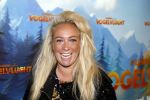 Amsterdam 2 december 2023
Premiere vogelvlucht in Pathe arena .
De cast met oa Floris Gobel Edsilia Rombley Linda Wagemakers Rayen Panday Posy Bakkum Imaani Oosterhuis Karin Bloemen en Thomas Koekkoek. Valerie Gumster