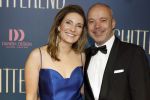 Amsterdam 9 december 2024
Premiere Schitetrend met in de hoofdrollen Holly Brood Gijs Scholten v Asschat Caro Lenssen Hannah Hoekstra Maarten Heijemans Bobbie Mulder Sidar Toksoz  in Tuschinski. Annemarie Bruning kwam met haar man