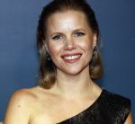 Amsterdam 9 december 2024
Premiere Schitetrend met in de hoofdrollen Holly Brood Gijs Scholten v Asschat Caro Lenssen Hannah Hoekstra Maarten Heijemans Bobbie Mulder Sidar Toksoz  in Tuschinski.