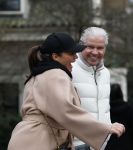 Amsterdam 11 december 2024
Dries Roelvnk en zijn vrouw Honoria op straat in Amsterdam zuid.