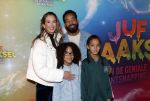 Amsterdam 8 december 2024
Premiere Juf Brakel in Pathe Arena met in de hoofdrollen Nicolette v Dam Martijn Fischer Annette Barlo Ditmar Marlin Flint de Man Floris Gobel Annick Boer Aram v d Rest Bart Oomen Carolina Dijkhuizen ea. Dwight v d Vijver met gezin