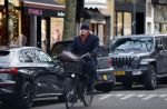 Amsterdam 11 december 2024
Ferdinand Grapperhaus op de fiets in Amsterdam zuid.