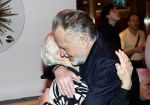 Rotterdam 21 december 2024
Hans Bouwens ( George Baker ) viert samen metb zijn vrouw Blanche en familie zijn 80e verjaardag op SS Rotterdam. George Baker en Joke Alberts