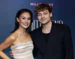 Amsterdam 9 december 2024
Premiere Schitetrend met in de hoofdrollen Holly Brood Gijs Scholten v Asschat Caro Lenssen Hannah Hoekstra Maarten Heijemans Bobbie Mulder Sidar Toksoz  in Tuschinski. Holly Brood en Soy Kroon