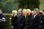 Bussum 5 februari 2004
Begrafenis van de dochter van zangeres Hanny Deborah.
John v Katwijk met vrouw Loes en Benno de Leeuw
Peter Smulders bv