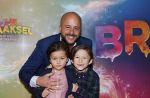Amsterdam 8 december 2024
Premiere Juf Brakel in Pathe Arena met in de hoofdrollen Nicolette v Dam Martijn Fischer Annette Barlo Ditmar Marlin Flint de Man Floris Gobel Annick Boer Aram v d Rest Bart Oomen Carolina Dijkhuizen ea.Jon Karthaus kwam met zijn kinderen