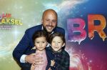 Amsterdam 8 december 2024
Premiere Juf Brakel in Pathe Arena met in de hoofdrollen Nicolette v Dam Martijn Fischer Annette Barlo Ditmar Marlin Flint de Man Floris Gobel Annick Boer Aram v d Rest Bart Oomen Carolina Dijkhuizen ea.Jon Karthaus kwam met zijn kinderen