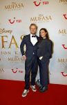 Amsterdam 17 december 2024
Premiere Mufasa (disney) in hotel l'Europe. Kalvijn met zijn zwangere vriendin Nina Warink