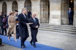 Amsterdam 10 december 2024
Staatsbezoek Portugal Koningin Maxima, president van Portugal Marcelo Rebelo de Sousaen  Koning Willem-Alexander bij paleis op de dam.