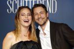 Amsterdam 9 december 2024
Premiere Schitetrend met in de hoofdrollen Holly Brood Gijs Scholten v Asschat Caro Lenssen Hannah Hoekstra Maarten Heijemans Bobbie Mulder Sidar Toksoz  in Tuschinski. marije Knevel met haar man Jelle