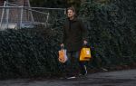 Amsterdam 19 december 2024
Prins maurits en zijn hond doen boodschappen in Amsterdam zuid en ga via het vondelpark naar huis .