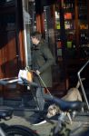 Amsterdam 19 december 2024
Prins maurits en zijn hond doen boodschappen in Amsterdam zuid en ga via het vondelpark naar huis .