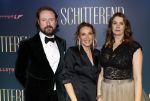Amsterdam 9 december 2024
Premiere Schitetrend met in de hoofdrollen Holly Brood Gijs Scholten v Asschat Caro Lenssen Hannah Hoekstra Maarten Heijemans Bobbie Mulder Sidar Toksoz  in Tuschinski. Rachel v Bommel