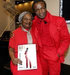 Amsterdam 13 december 2024
Regilio Tuur presenteert zijn magazine op de masters Expo . Zijn moeder en familie zijn aanwezig.