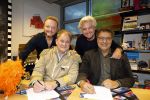 Hilversum 13 november 2024
Rene Froger tekent namens Qisum een kontrakt met beeld en Geluid . Eppo van Nispen tot Sevenaer tekent namens Beeld en geluid .