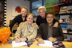 Hilversum 13 november 2024
Rene Froger tekent namens Qisum een kontrakt met beeld en Geluid . Eppo van Nispen tot Sevenaer tekent namens Beeld en geluid .