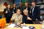 Hilversum 13 november 2024
Rene Froger tekent namens Qisum een kontrakt met beeld en Geluid . Eppo van Nispen tot Sevenaer tekent namens Beeld en geluid .